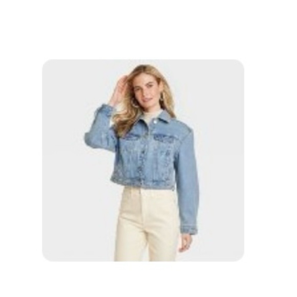 Women’s cropped denim jacket. Universal Thread. Size M.
